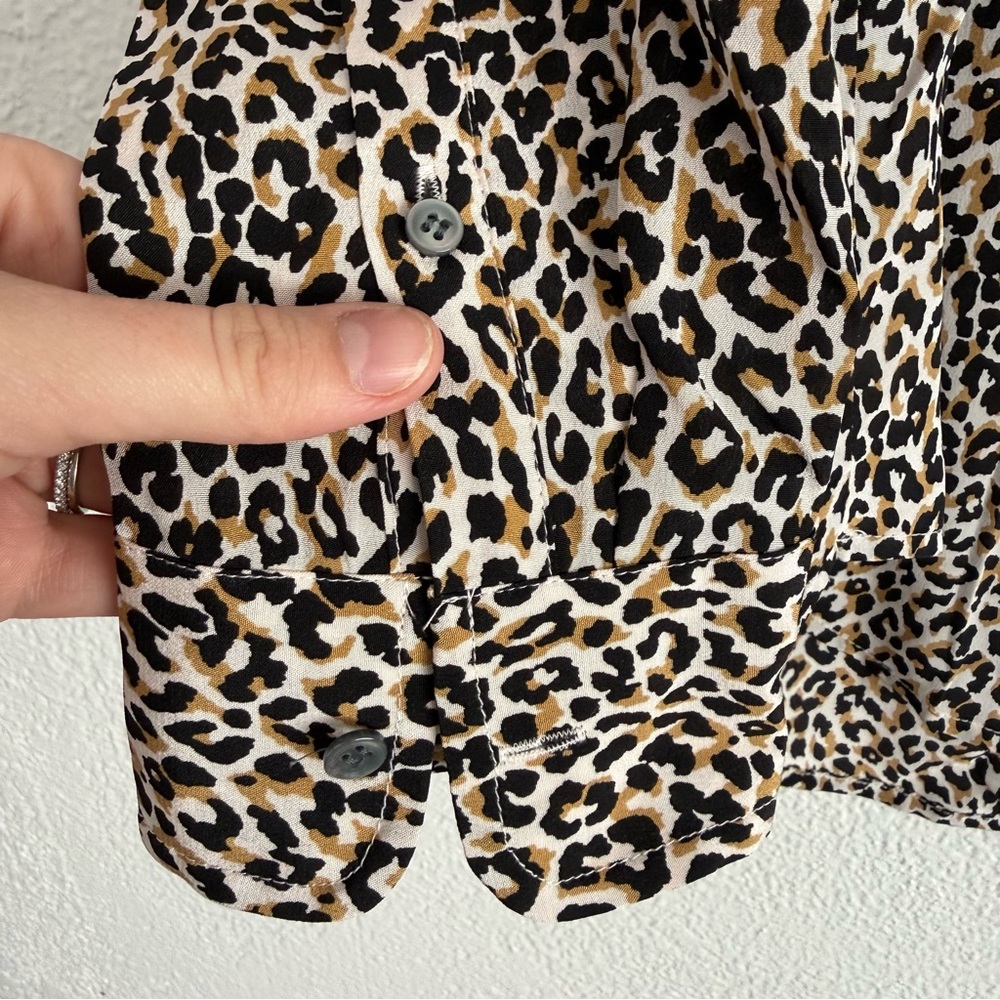 J Crew 100% Silk Button-Up Shirt Women’s 6  Leopard Animal Print Blouse Workwear - Picture 3 of 7